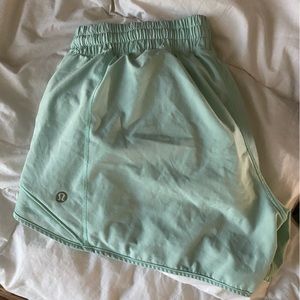 Lululemon Hotty Hots in Toothpaste